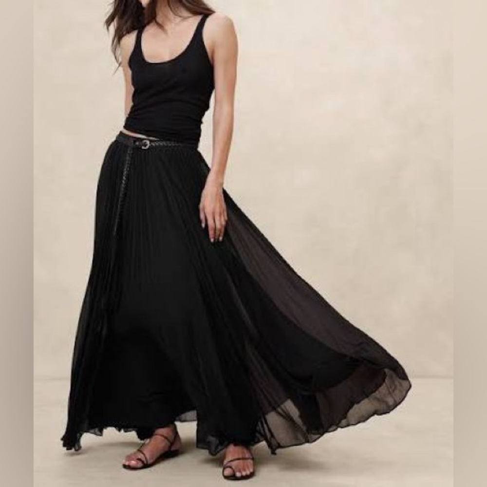 Banana republic long pleated skirt